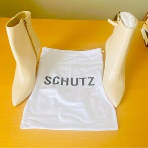 Schutz-Mikki Leather Short Boots in Oyster-size 8 womens